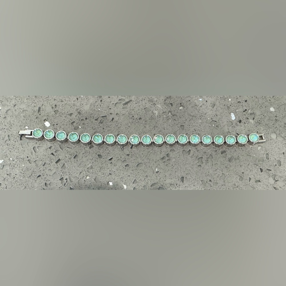 Touchstone Crystal by Swarovski, silky sage delite ice bracelet, NIB